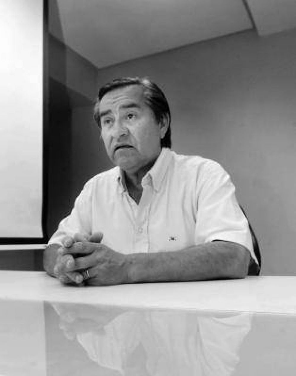 Piden que Amaya revea la situaci�n de ex contratados