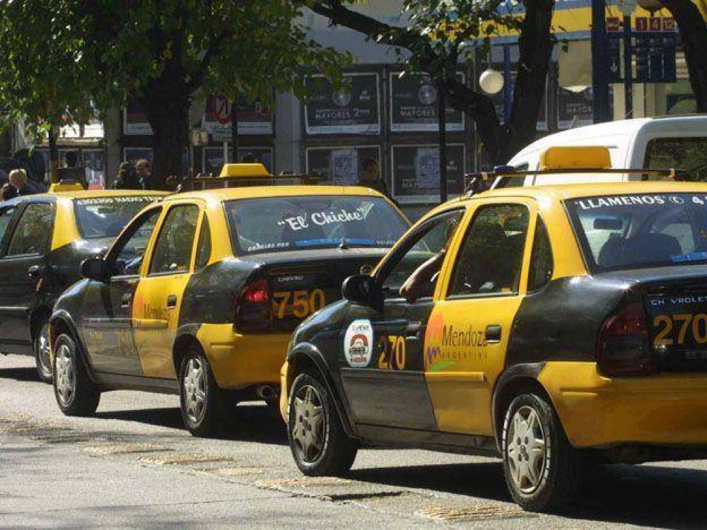 Para setiembre se espera un aumento en la tarifa de taxis