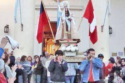 La comunidad santiague�a honrar� a Nuestra Se�ora del Carmen