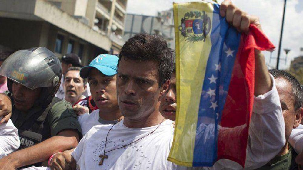 L�pez pidi� a las FFAA escapar de la 