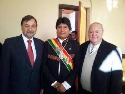 Miguel Isa y Evo Morales consolidan la uni�n entre la provincia y Bolivia