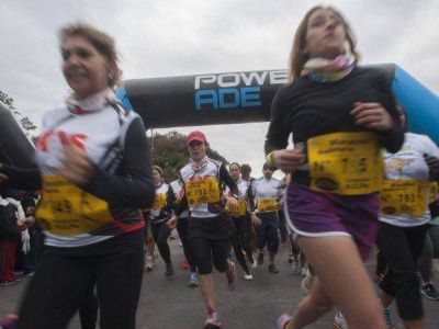 Salta solidaria: miles de salte�os participaron de la marat�n HOPe