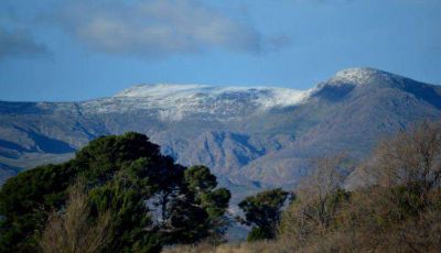 Nev� en la cumbres de algunos cerros