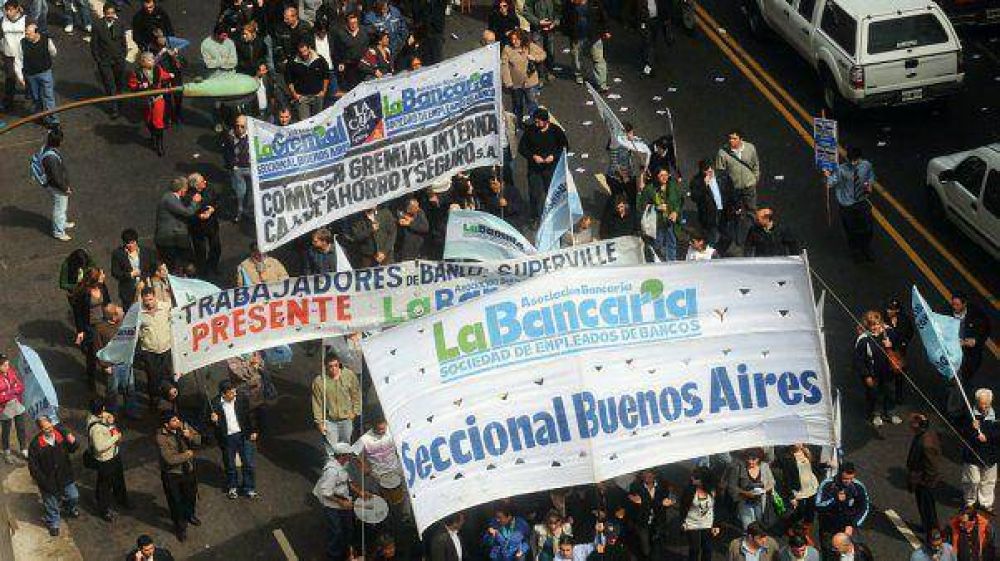 Dictan la conciliaci�n obligatoria pero los bancarios ratifican paro de ma�ana