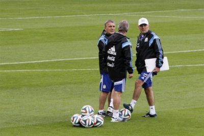 �Alejandro Sabella vuelve a poner cinco defensores para el partido ante Holanda?