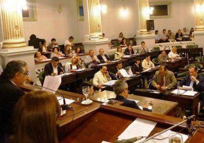 Diputados sesiona este martes a las 10 horas con un amplio temario