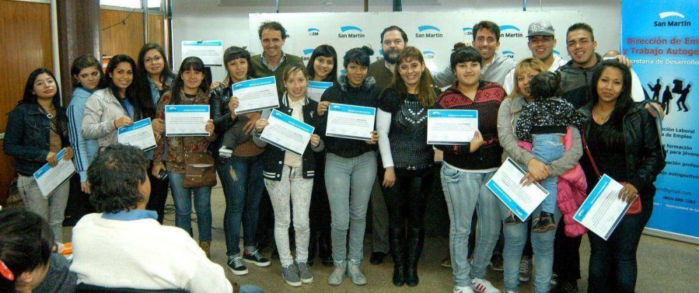 Katopodis entreg� certificados de formaci�n profesional