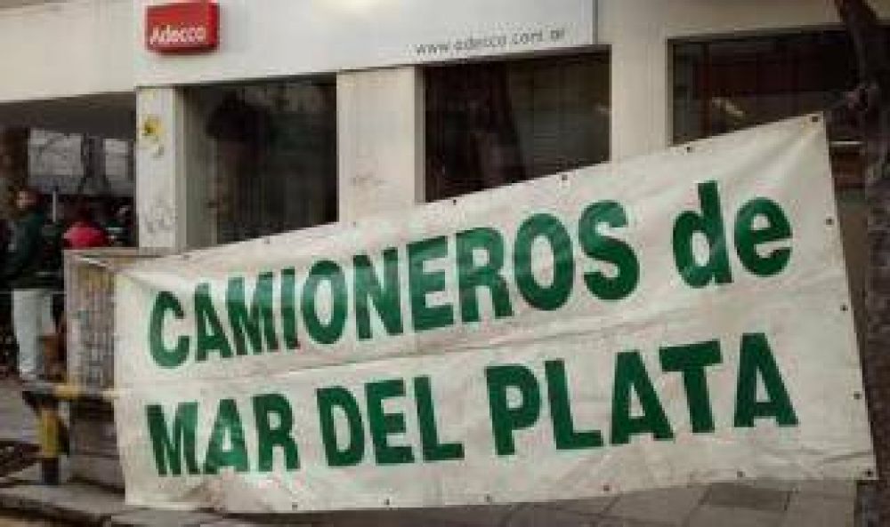 Mar del Plata: Camioneros protestan por despidos en empresa Tasa Log�stica