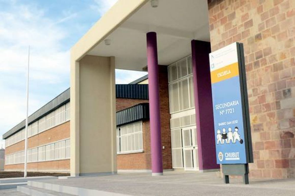 Buzzi inaugura la imponente Escuela Secundaria N� 7721 de Trelew: cost� $ 24 millones