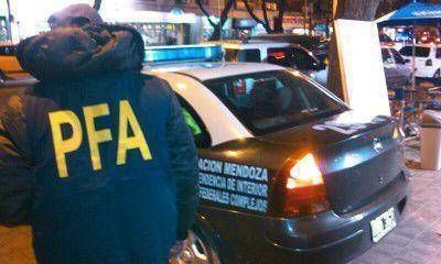 La Polic�a Federal detuvo a un cuidacoches que vend�a drogas en calle Col�n de Ciudad