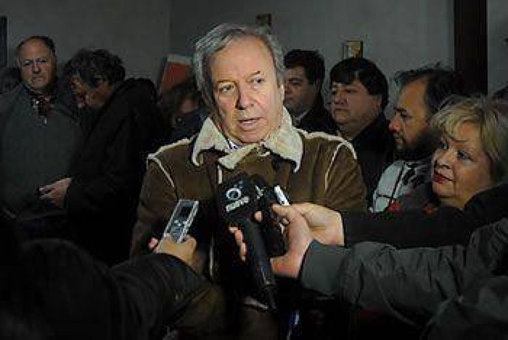 �ESTAMOS VIENDO LA AMENAZA DE CUATRO O CINCO VIVOS QUE HAN TIMBEADO CON LOS T�TULOS QUE HA EMITIDO EL PA�S�