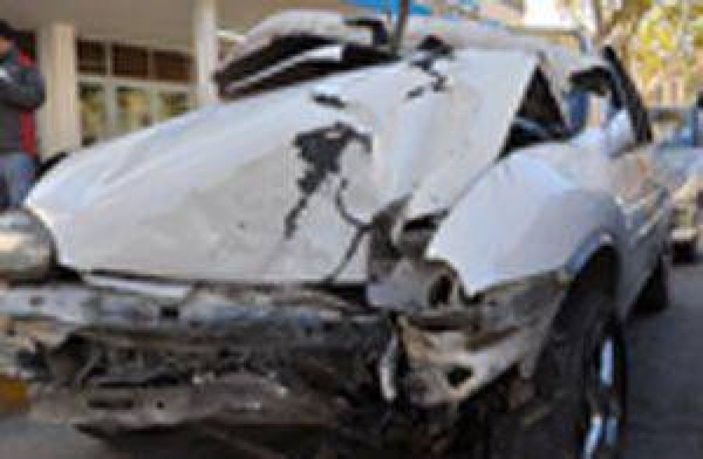  Rem�s choc� una moto y se estrell� contra un �rbol