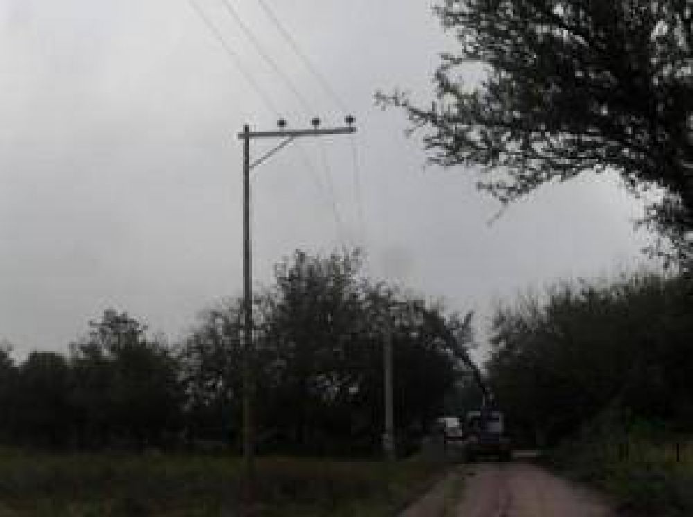 Ampl�an la red el�ctrica en La Candelaria y se llegar� al l�mite con Tucum�n 