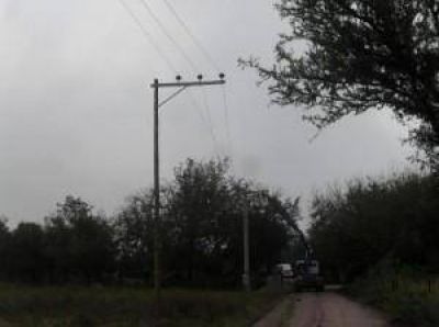 Ampl�an la red el�ctrica en La Candelaria y se llegar� al l�mite con Tucum�n 