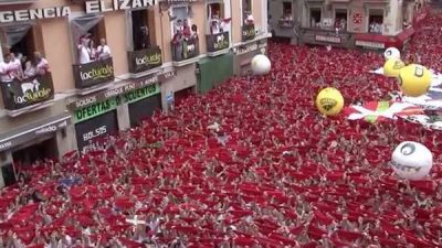Con heridos y escenas subidas arranc� San Ferm�n 2014