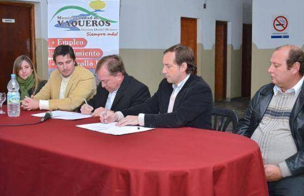 El Gobierno entreg� al municipio de Vaqueros $380 mil para la compra de un tractor 
