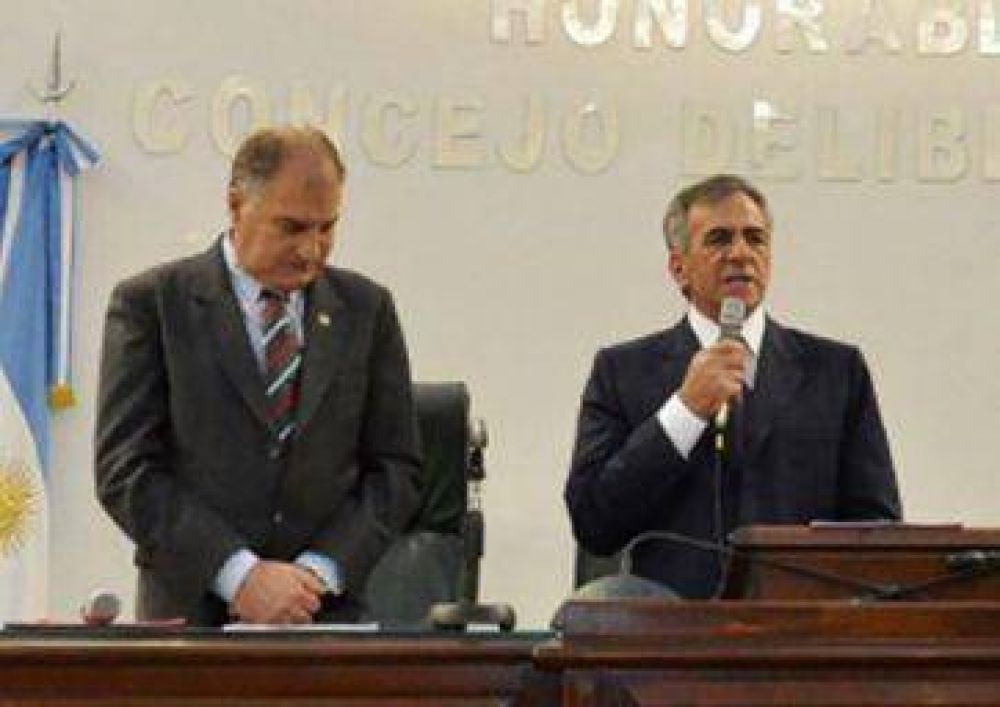 Grave denuncia contra alfil de Cariglino