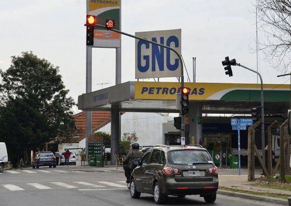 Instalaron nuevos sem�foros LED en Carlos Casares y Acceso Norte