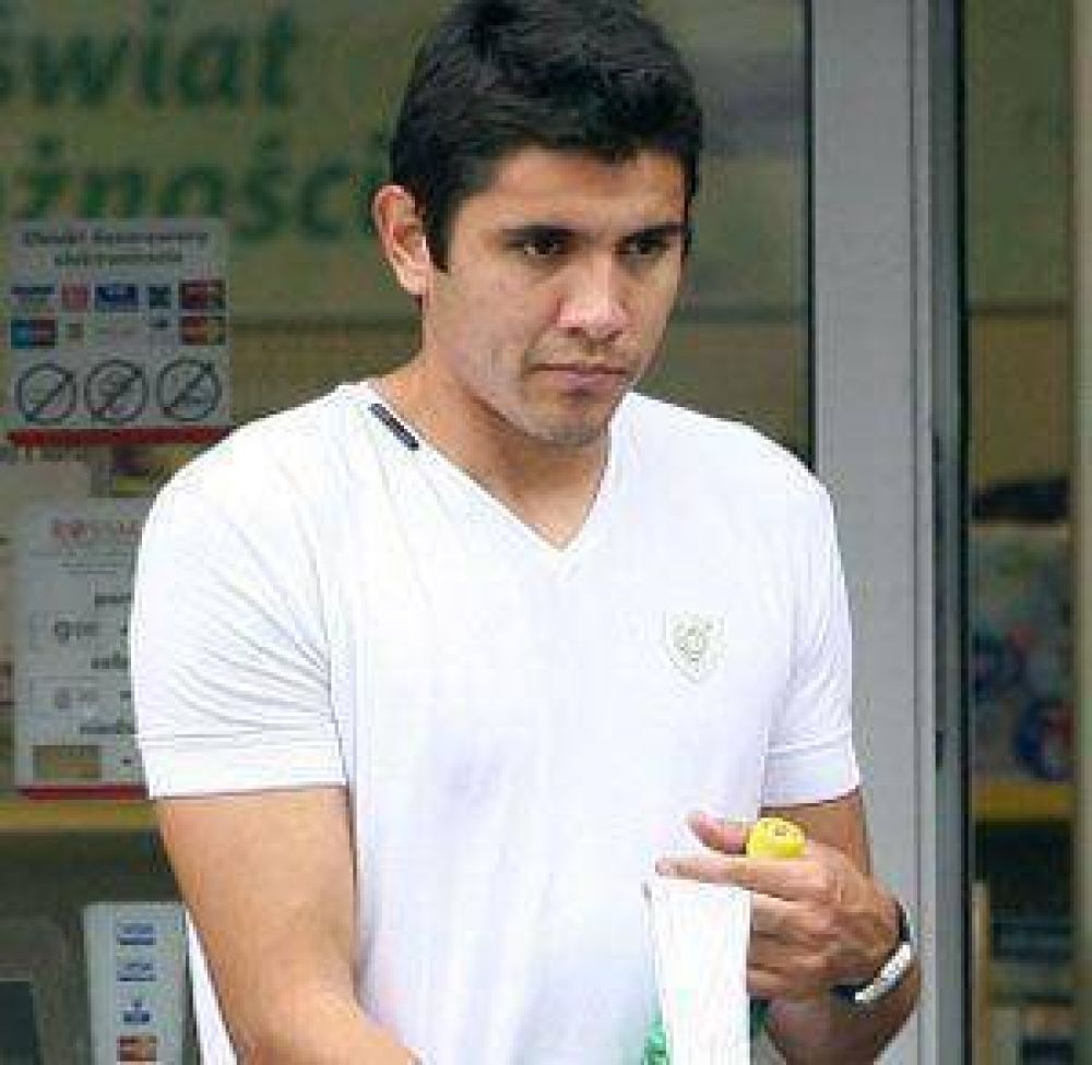 Gervasio N��ez firm� y viaj� a Necochea