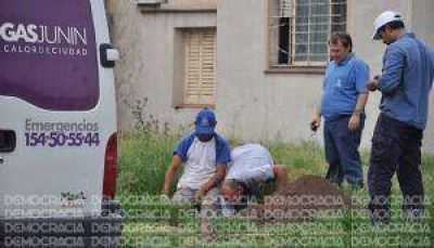 Extienden instalaci�n de gas natural al barrio San Mart�n