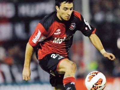 Newell's: Un directivo leproso viaj� a Inglaterra por el pase de Scocco