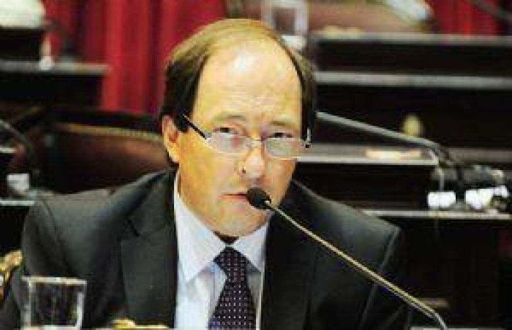 El precandidato de UNEN llegar� para acompa�ar a los radicales