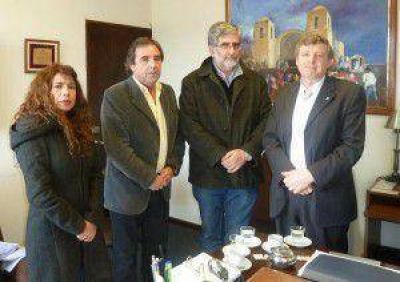 Diputados radicales solicitan urgente reuni�n de comisi�n de asuntos institucionales por agresi�n a periodista