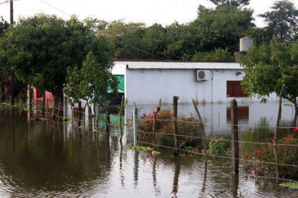 El r�o Paraguay super� los nueve metros en Formosa y aumenta el n�mero de familias evacuadas