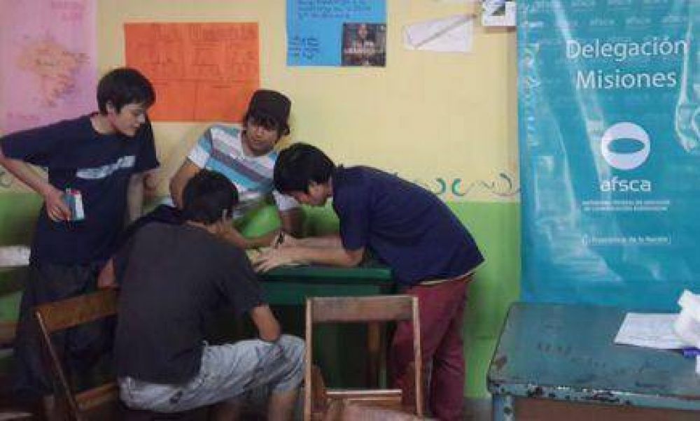 Adolescentes plantearon que la mayor�a de los medios los ven con una mirada estigmatizante