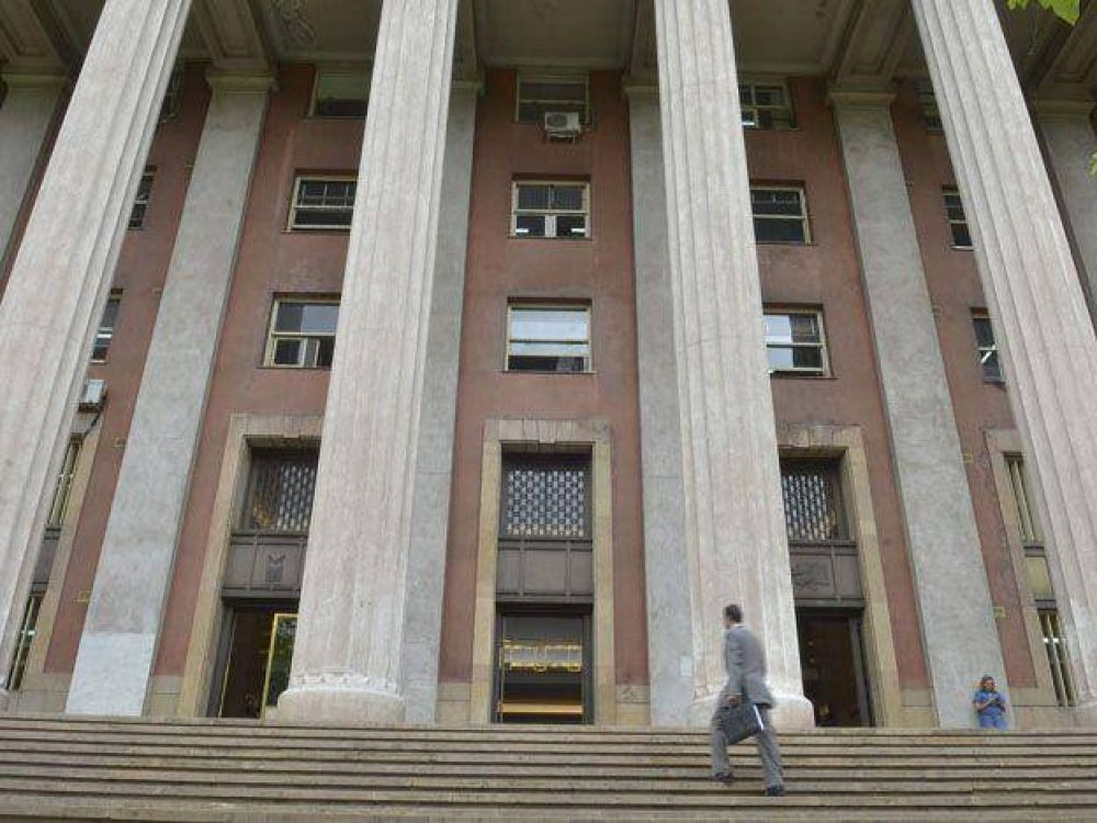 La Corte convoc� a Paco P�rez y a la UCR a una conciliaci�n