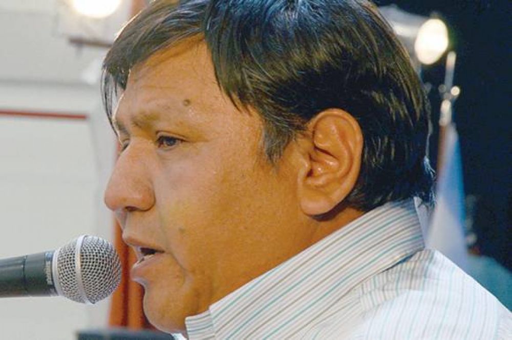 �El impuesto a las Ganancias no se aguanta m�s en la regi�n�, dijo �vila