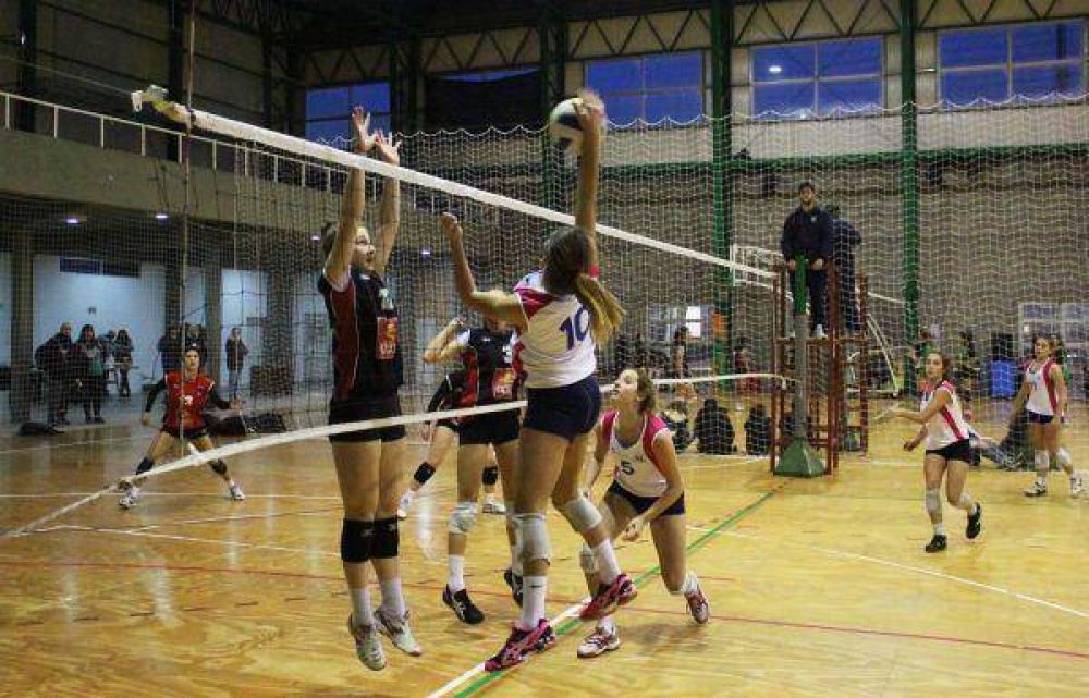 M�s de 150 chicas a puro voleibol con la Copa �H�roes de Malvinas�