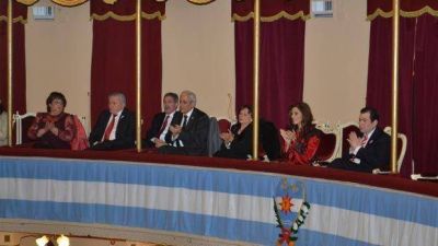 Gobernadora presidi� la Velada de Gala por el D�a de la Independencia