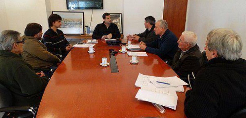 Juan Pablo de Jes�s se reuni� con la Sociedad de Fomento de Mar de Tuy� Sud