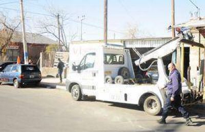  Allanan talleres y dan con dos autos con irregularidades
