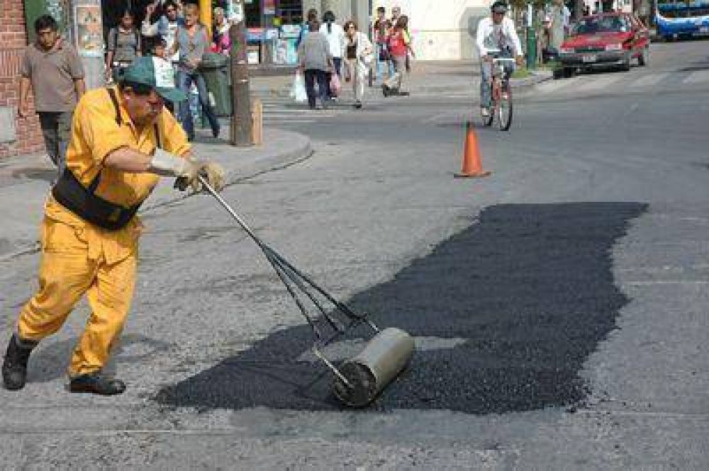 Se ejecutan obras de bacheo en m�s de 27 puntos de la ciudad 
