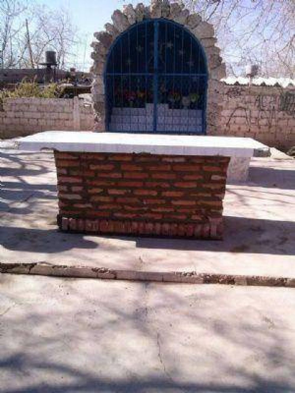 Ya comenzaron los trabajos para arreglar la Gruta de la Virgen de F�tima de Chimbas