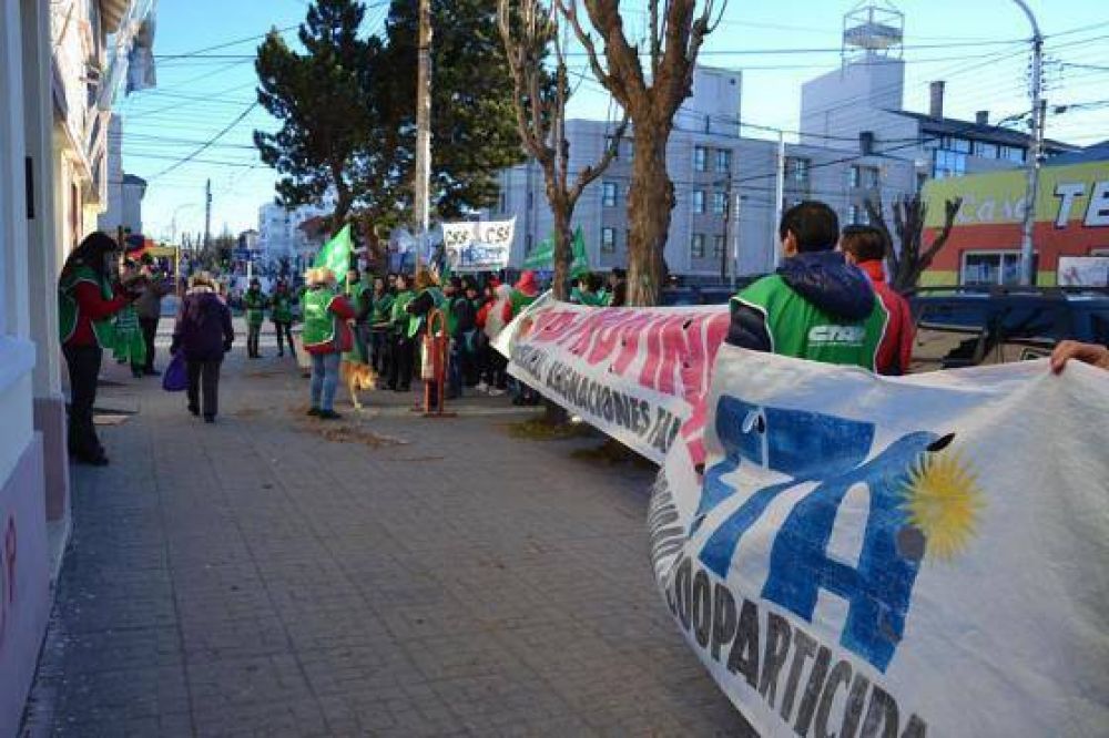 ATE march� por los salarios y cumplimiento del CCT