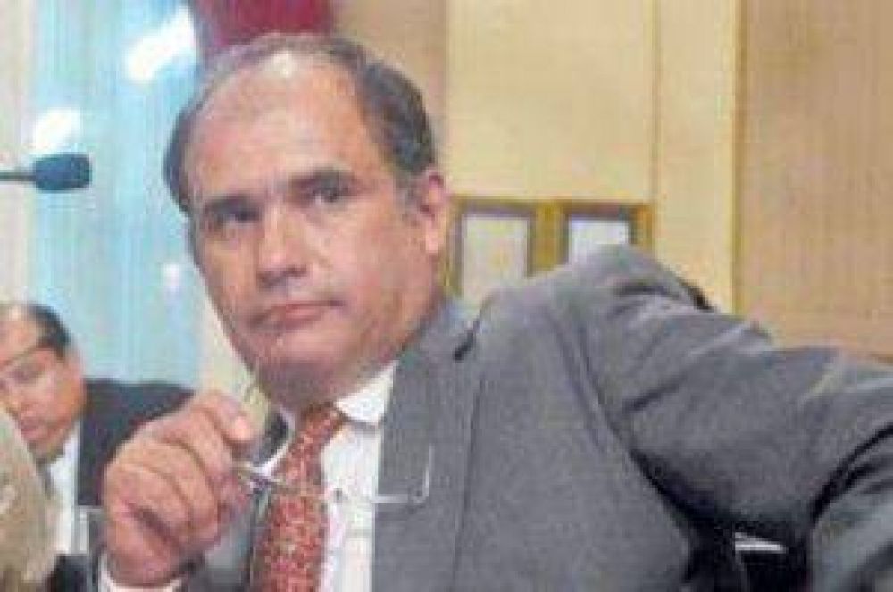 Hay 3 dict�menes y el de mayor�a est� a favor de la pr�rroga�