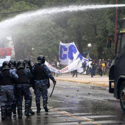 Las organizaciones sociales repudiaron la represi�n del gobierno