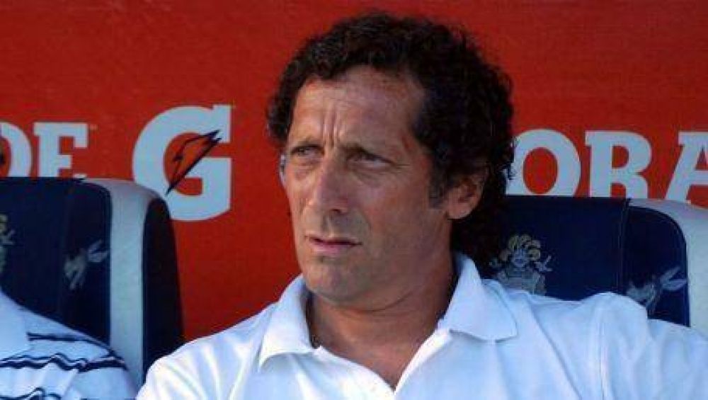 Troglio puso ultim�tum para el arribo de refuerzos