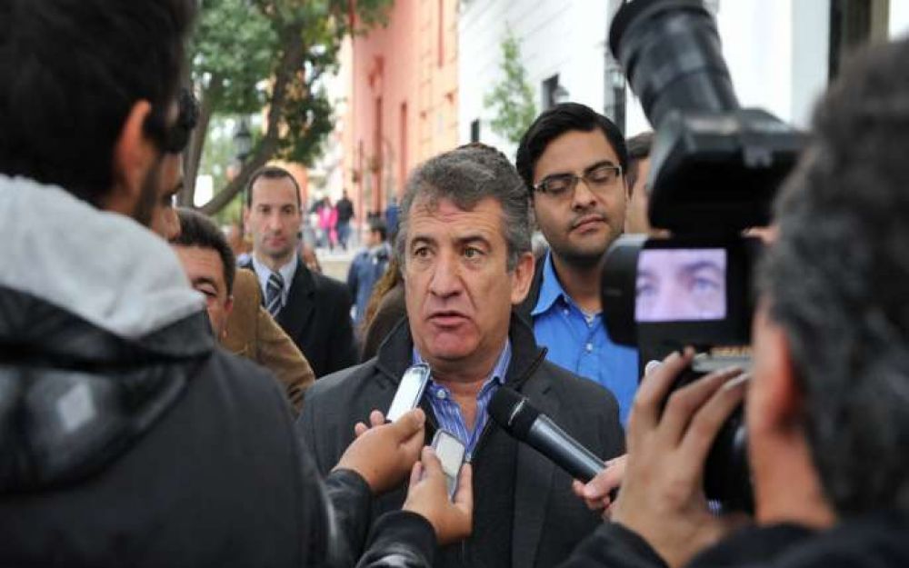El Gobernador seguir� en las zonas afectadas hasta que se regularice