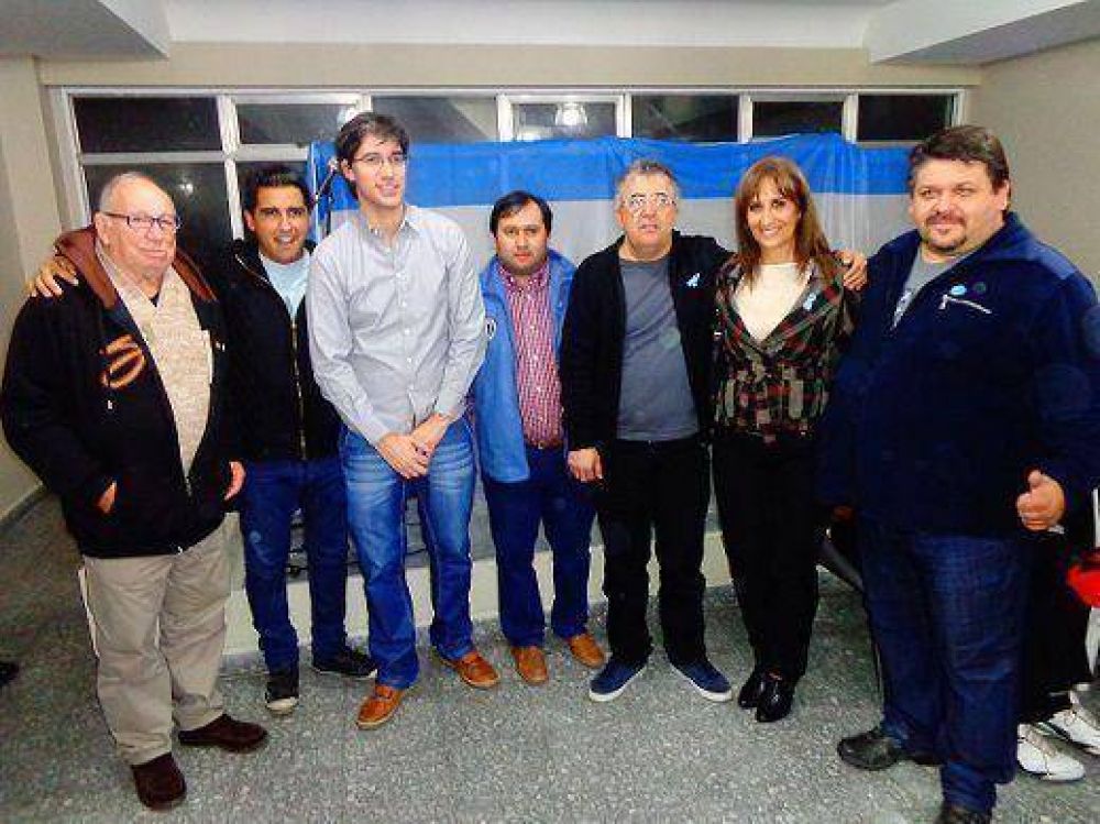 Adri�n P�rez encabez� un acto del Frente Renovador en Vicente L�pez