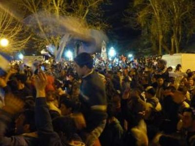Dolores festej� en las calles el pase a la final del Mundial