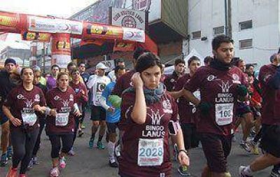 M�s de 1500 personas corrieron el �Marat�n Ciudad de Lan�s 2014�