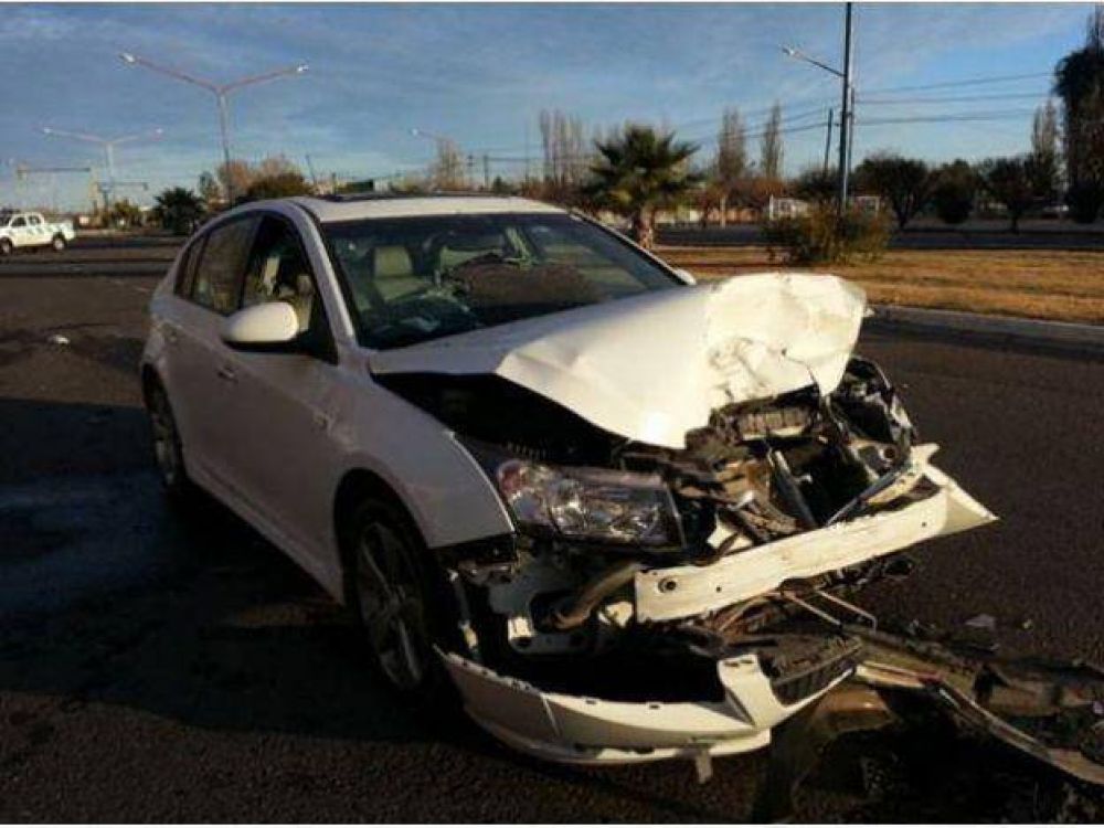 Un automovilista arroll� a un hombre en bicicleta y se dio a la fuga