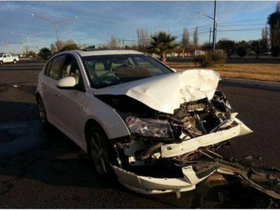 Un automovilista arroll� a un hombre en bicicleta y se dio a la fuga