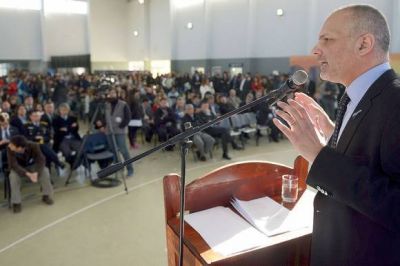 Buzzi: �Debemos seguir construyendo la independencia con una democracia m�s abierta y participativa�