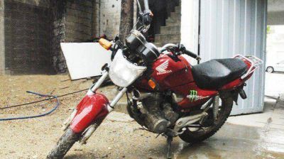 Motociclistas sospechados de balear a un hombre continuar�n detenidos