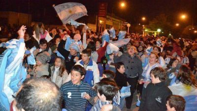 La ciudad sali� a festejar el pase a la final del mundial
